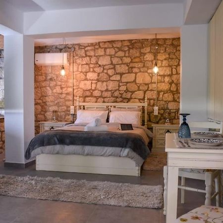 Coastal Stone Hideaway With Stunning Scenery Villa Kitriaí Exterior photo
