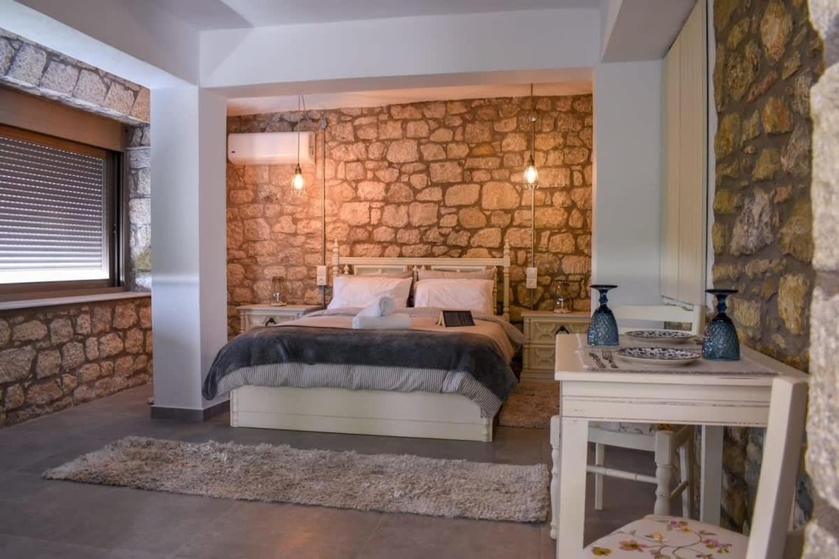 Coastal Stone Hideaway With Stunning Scenery Villa Kitriaí Exterior photo
