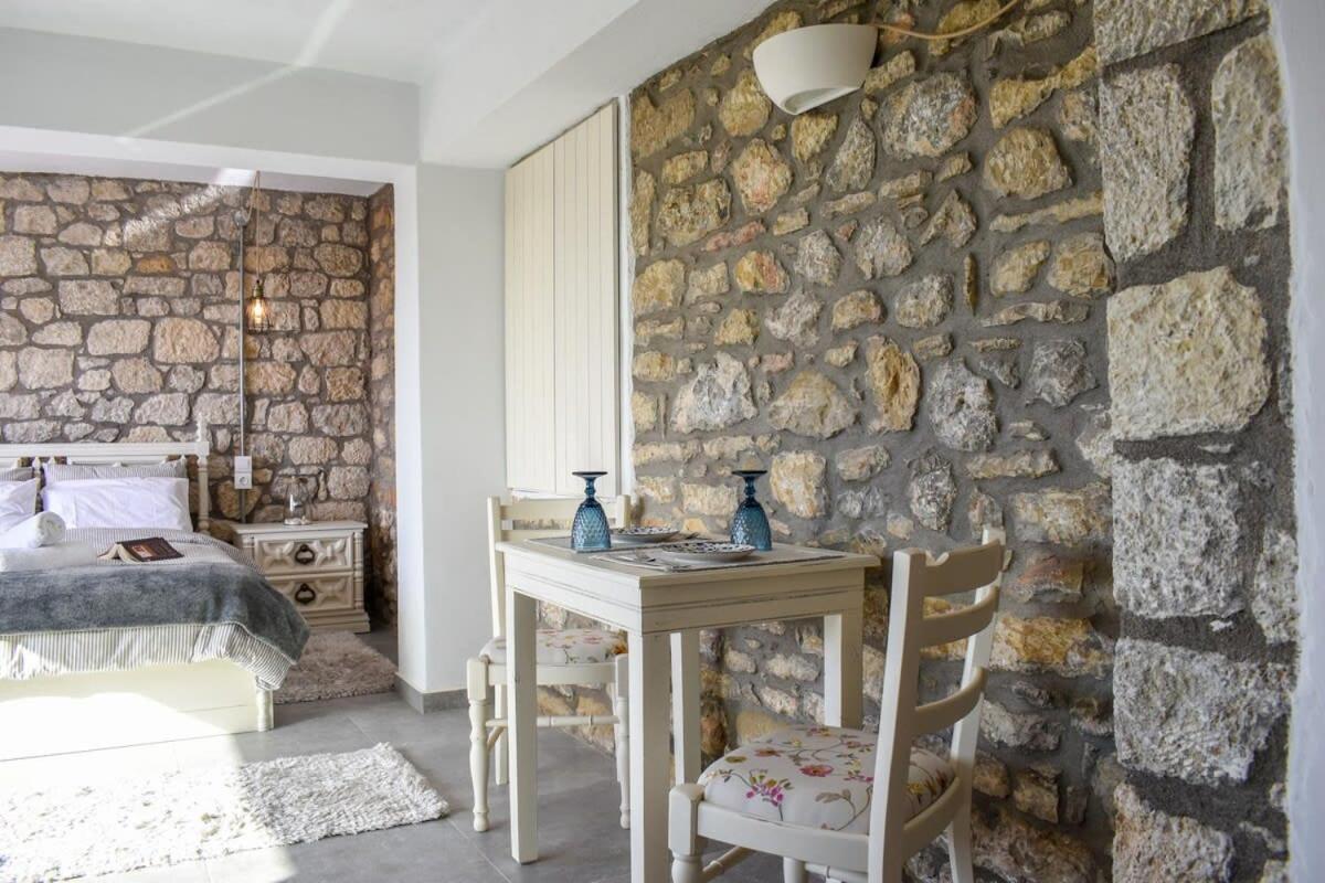 Coastal Stone Hideaway With Stunning Scenery Villa Kitriaí Exterior photo