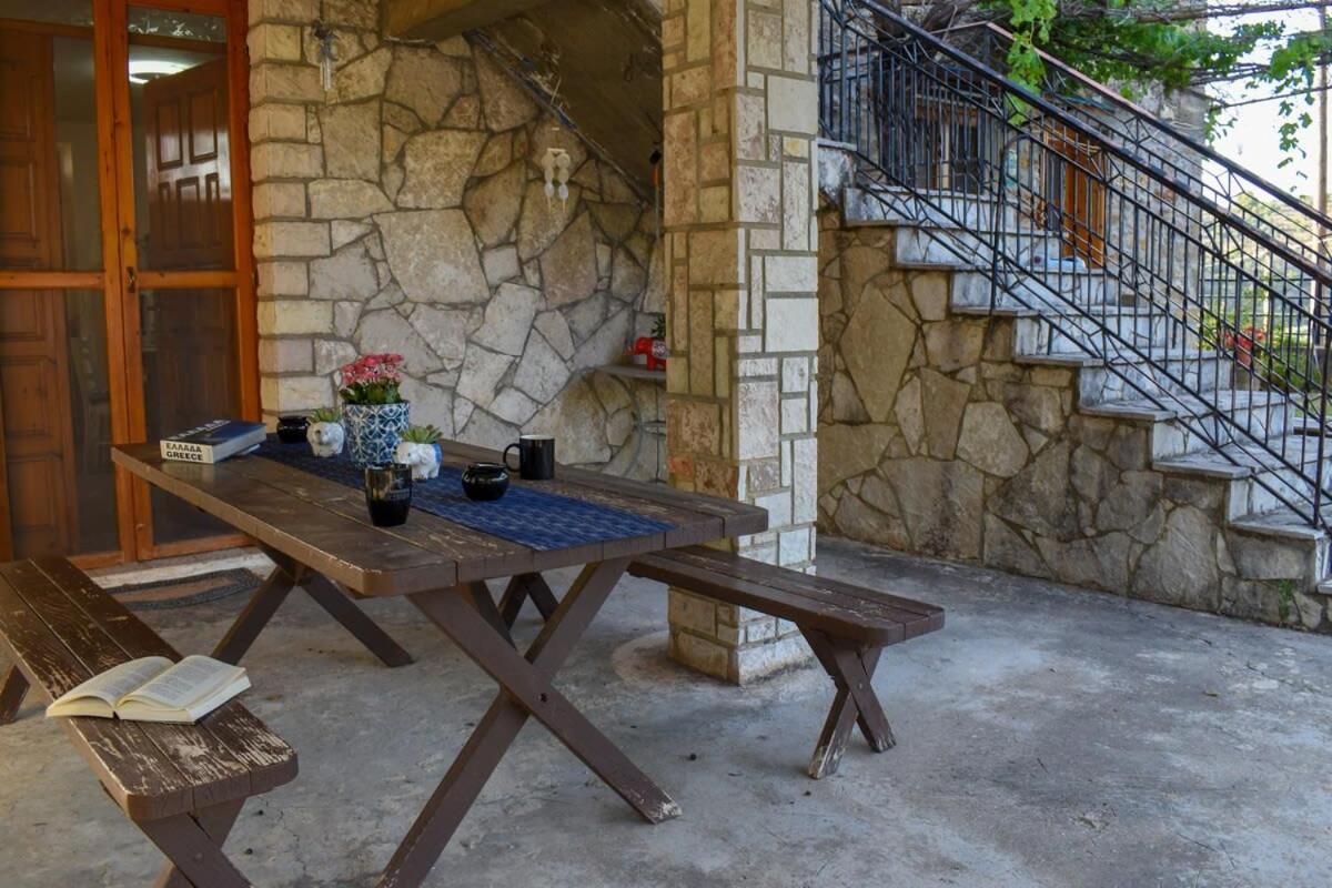Coastal Stone Hideaway With Stunning Scenery Villa Kitriaí Exterior photo
